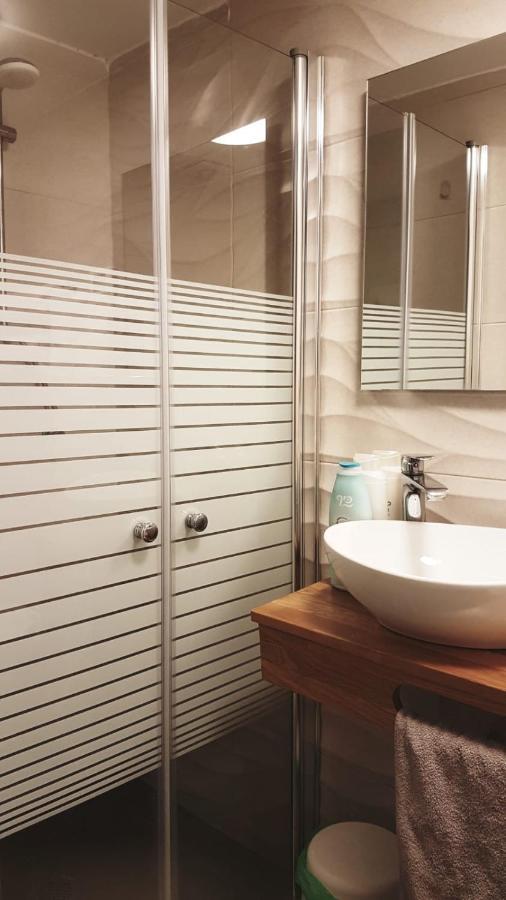 Garden Studio Apartment Elad Bagian luar foto