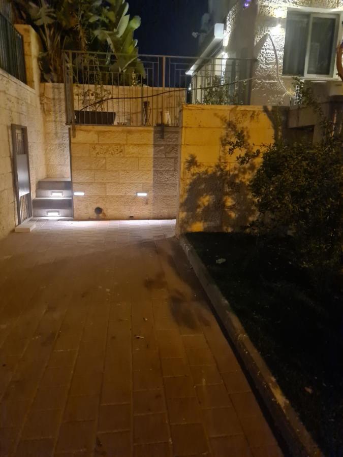 Garden Studio Apartment Elad Bagian luar foto