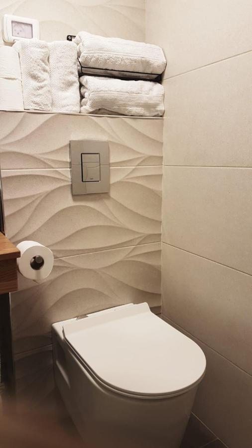 Garden Studio Apartment Elad Bagian luar foto